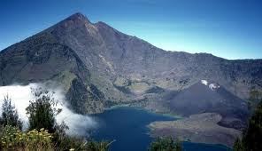 gunung tertinggi di Indonesia